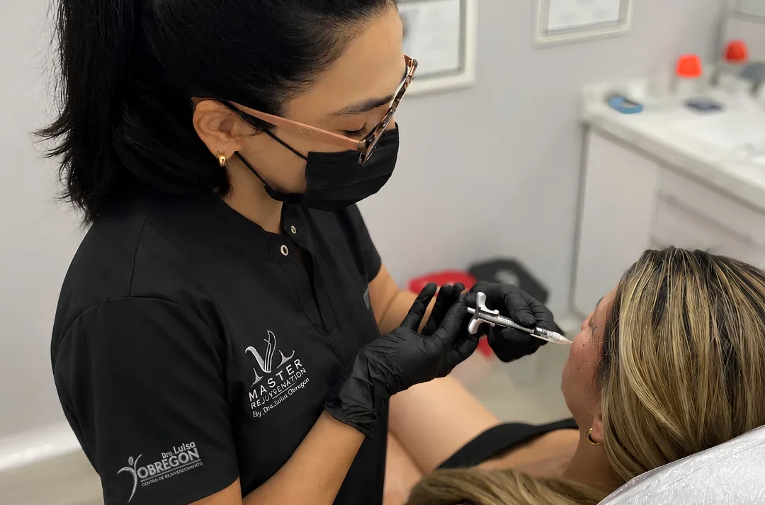 Armonización facial con Ácido Hialurónico